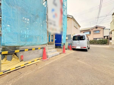 �_�ސ쌧���l�s���J�搣�J2���ڂ̐V�z��ˌ��Ă̑O�ʓ��H�܂ތ��n�ʐ^