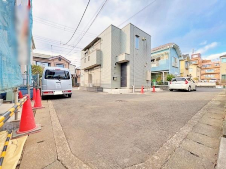 �_�ސ쌧���l�s���J�搣�J2���ڂ̐V�z��ˌ��Ă̑O�ʓ��H�܂ތ��n�ʐ^