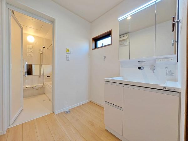 �_�ސ쌧���l�s���剪1���ڂ̒��È�ˌ��Ă̐��ʑ�E���ʏ�