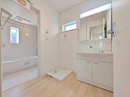 _ސ쌧lsJ搣J2ڂ̐VzˌẲ摜