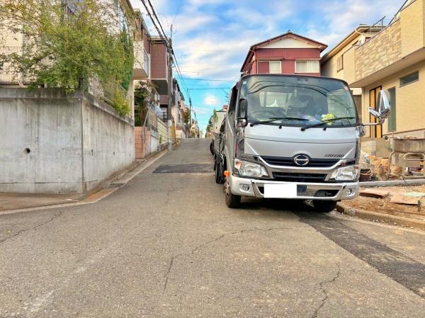 �_�ސ쌧���l�s���i�c�R����̐V�z��ˌ��Ă̑O�ʓ��H�܂ތ��n�ʐ^