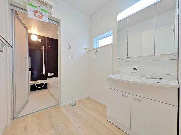 _ސ쌧lsJ拴3ڂ̐VzˌĂ̐ʑEʏ