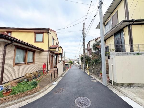 �_�ސ쌧���l�s�ۓy�P�J��@��3���ڂ̐V�z��ˌ��Ă̑O�ʓ��H�܂ތ��n�ʐ^