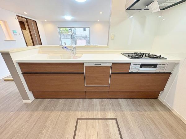 �_�ސ쌧���l�s��q��X���u2���ڂ̐V�z��ˌ��ẴL�b�`��