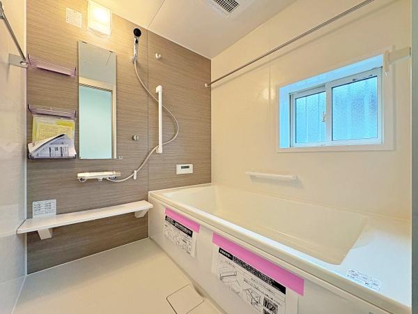 �_�ސ쌧���l�s��q��X���u2���ڂ̐V�z��ˌ��Ă̗���