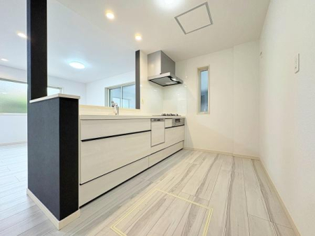 �_�ސ쌧���l�s��q��X���u2���ڂ̐V�z��ˌ��ẴL�b�`��