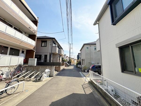 �_�ސ쌧���q�s��4���ڂ̐V�z��ˌ��Ă̑O�ʓ��H�܂ތ��n�ʐ^