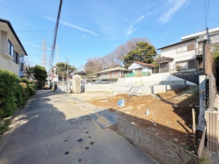 �_�ސ쌧���q�s��4���ڂ̐V�z��ˌ��Ă̑O�ʓ��H�܂ތ��n�ʐ^