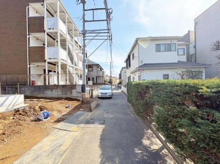 �_�ސ쌧���q�s��4���ڂ̐V�z��ˌ��Ă̑O�ʓ��H�܂ތ��n�ʐ^