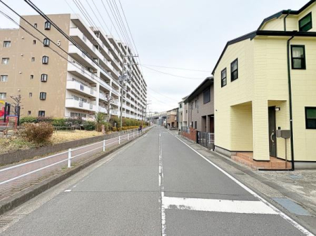 �_�ސ쌧������s���v�ۂ̒��È�ˌ��Ă̑O�ʓ��H�܂ތ��n�ʐ^