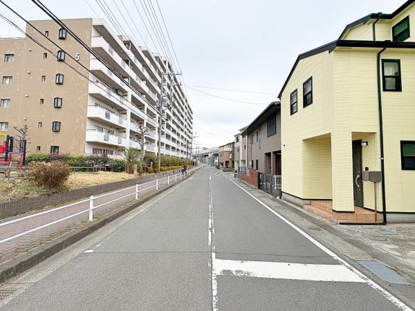 �_�ސ쌧������s���v�ۂ̒��È�ˌ��Ă̑O�ʓ��H�܂ތ��n�ʐ^