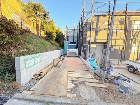 �_�ސ쌧���l�s�`�k��V�g�c��1���ڂ̐V�z��ˌ��Ă̒��ԏ�