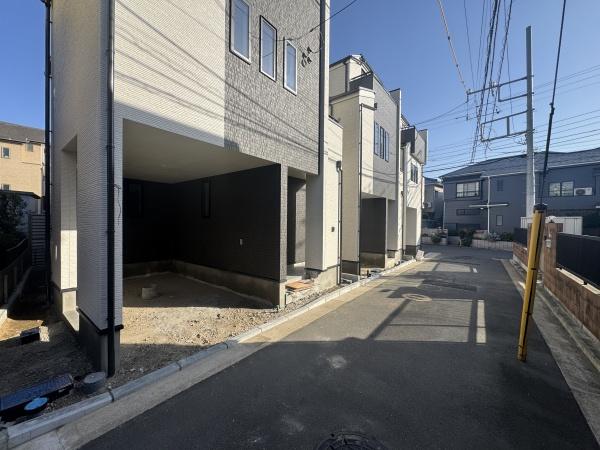 �_�ސ쌧���l�s���擌�v�ے��̐V�z��ˌ��Ă̑O�ʓ��H�܂ތ��n�ʐ^