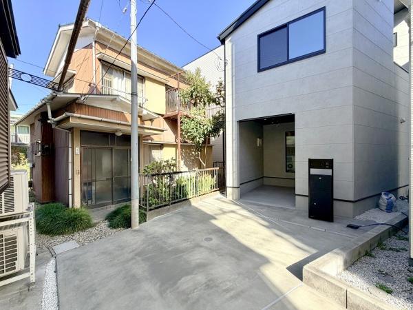 �_�ސ쌧���l�s��擌���c���̐V�z��ˌ��Ă̑O�ʓ��H�܂ތ��n�ʐ^