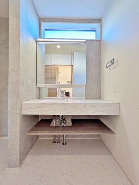 _ސ쌧lsJ摊2ڂ̐VzˌĂ̐ʑEʏ