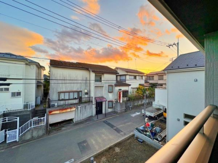 �_�ސ쌧���l�s����捂�M��2���ڂ̐V�z��ˌ��Ă̏Z�˂���̒��]�ʐ^