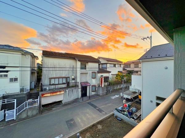 �_�ސ쌧���l�s����捂�M��2���ڂ̐V�z��ˌ��Ă̏Z�˂���̒��]�ʐ^