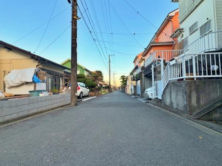 �_�ސ쌧���l�s����捂�M��2���ڂ̐V�z��ˌ��Ă̑O�ʓ��H�܂ތ��n�ʐ^