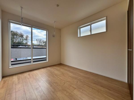 �_�ސ쌧����s�p�c�̐V�z��ˌ��Ă̎q������