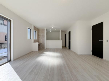 �_�ސ쌧����s�T���̐V�z��ˌ��Ẵ��r���O