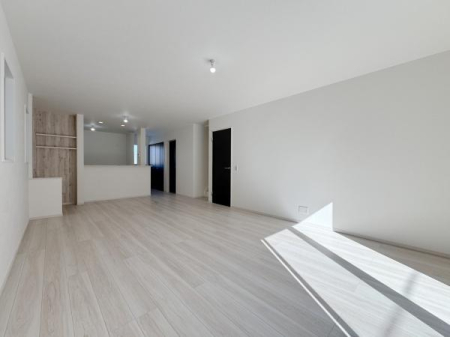 �_�ސ쌧����s�T���̐V�z��ˌ��Ẵ��r���O