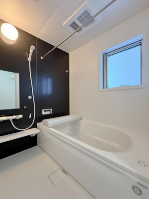 �_�ސ쌧����s�T���̐V�z��ˌ��Ă̗���