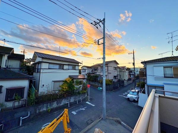 �_�ސ쌧���l�s����捂�M��2���ڂ̐V�z��ˌ��Ă̏Z�˂���̒��]�ʐ^