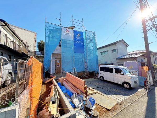 �_�ސ쌧����s�Ŗ߂̐V�z��ˌ��Ă̑O�ʓ��H�܂ތ��n�ʐ^