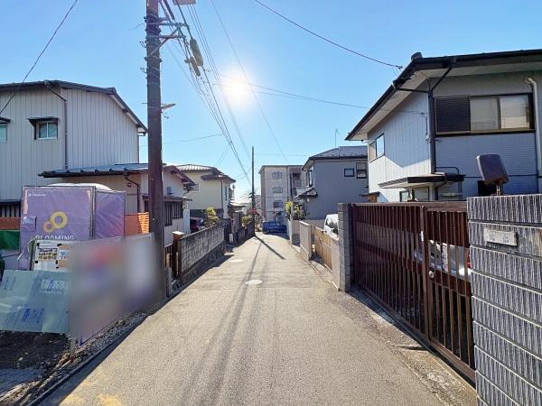 �_�ސ쌧����s�Ŗ߂̐V�z��ˌ��Ă̑O�ʓ��H�܂ތ��n�ʐ^