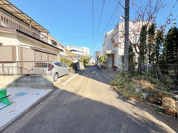 �_�ސ쌧��a�s��a�c�̐V�z��ˌ��Ă̑O�ʓ��H�܂ތ��n�ʐ^