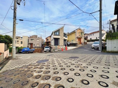 �_�ސ쌧���l�s�t�悠���ݖ�4���ڂ̐V�z��ˌ��Ă̑O�ʓ��H�܂ތ��n�ʐ^