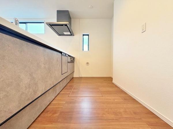 �_�ސ쌧���l�s�t�悠���ݖ�4���ڂ̐V�z��ˌ��ẴL�b�`��