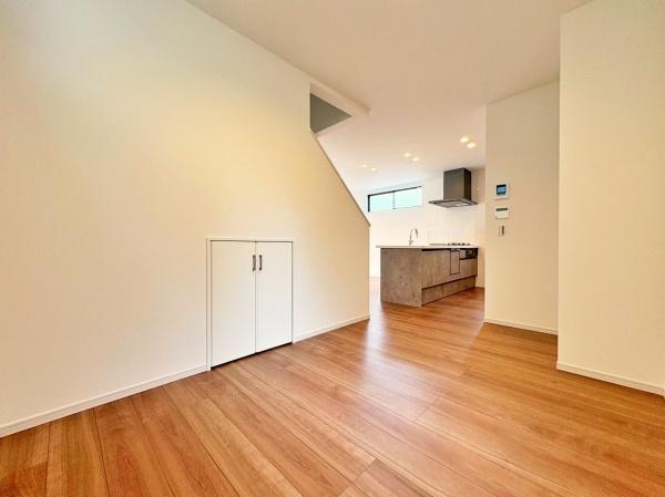 �_�ސ쌧���l�s�t�悠���ݖ�4���ڂ̐V�z��ˌ��Ẵ��r���O