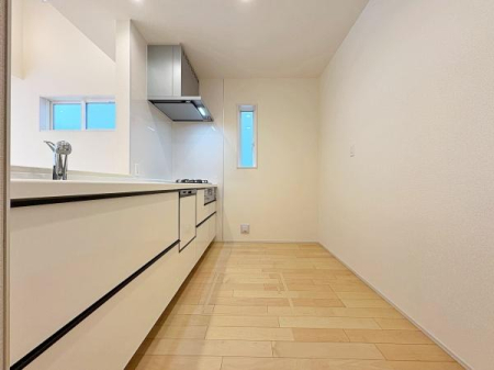 �_�ސ쌧���l�s����{����3���ڂ̐V�z��ˌ��ẴL�b�`��