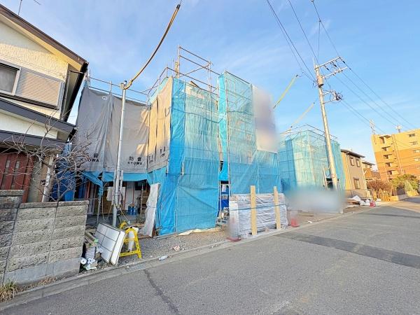 �_�ސ쌧����s���y�I�̐V�z��ˌ��Ă̑O�ʓ��H�܂ތ��n�ʐ^