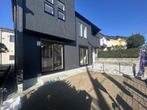 _ސ쌧lsJ擌̐VzˌĂ̑OʓH܂ތnʐ^