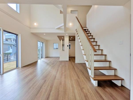 �_�ސ쌧���l�s���J�擌��̐V�z��ˌ��Ẵ��r���O