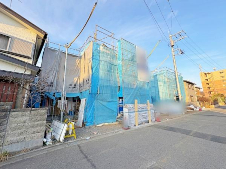 �_�ސ쌧����s���y�I�̐V�z��ˌ��Ă̑O�ʓ��H�܂ތ��n�ʐ^