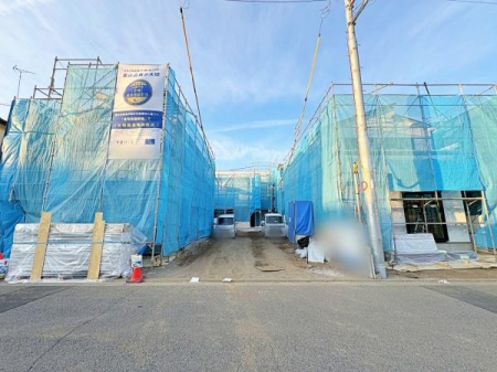 �_�ސ쌧����s���y�I�̐V�z��ˌ��Ă̑O�ʓ��H�܂ތ��n�ʐ^