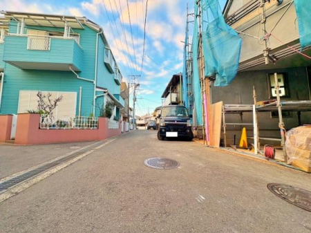 �_�ސ쌧���l�s�`���`��1���ڂ̐V�z��ˌ��Ă̑O�ʓ��H�܂ތ��n�ʐ^