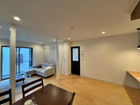 �_�ސ쌧���l�s�ߌ��擌��������̒��È�ˌ��Ẵ��r���O