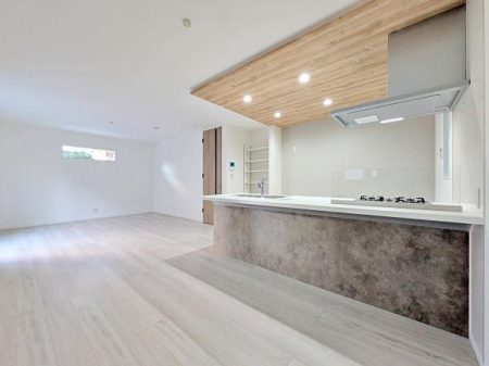 scsؑ]1ڂ̐VzˌẴrO