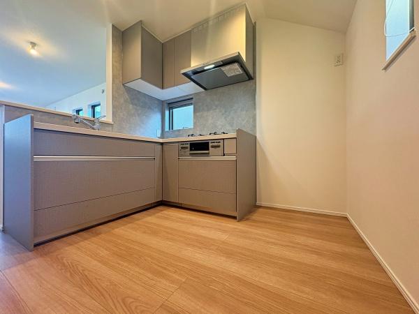 �_�ސ쌧���l�s�ߌ����̋{1���ڂ̐V�z��ˌ��ẴL�b�`��