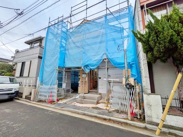 �_�ސ쌧���l�s�ߌ����̋{1���ڂ̐V�z��ˌ��Ă̑O�ʓ��H�܂ތ��n�ʐ^