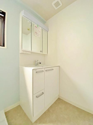 �_�ސ쌧���l�s�ߌ��抁�R1���ڂ̒��Ã}���V�����̐��ʑ�E���ʏ�