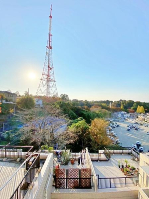 �_�ސ쌧���l�s�ߌ��抁�R1���ڂ̒��Ã}���V�����̏Z�˂���̒��]�ʐ^