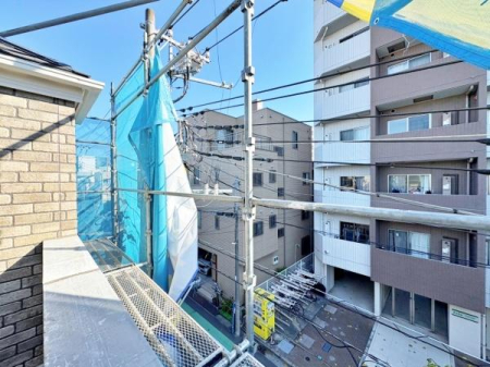 �_�ސ쌧���l�s��撆����2���ڂ̐V�z��ˌ��Ă̏Z�˂���̒��]�ʐ^