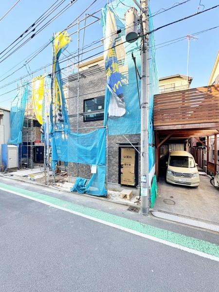 �_�ސ쌧���l�s��撆����2���ڂ̐V�z��ˌ��Ă̑O�ʓ��H�܂ތ��n�ʐ^