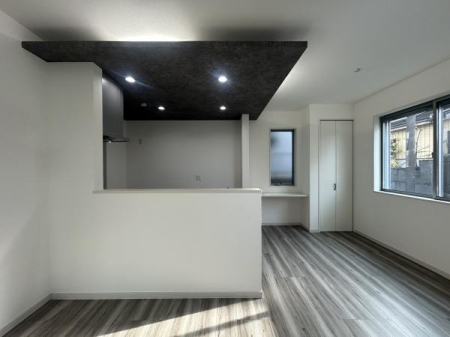 �_�ސ쌧���l�s��撆�c��4���ڂ̐V�z��ˌ��Ẵ��r���O