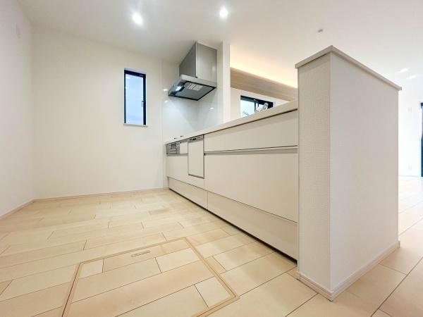 �_�ސ쌧���l�s�s�}�擌�R�c4���ڂ̐V�z��ˌ��ẴL�b�`��